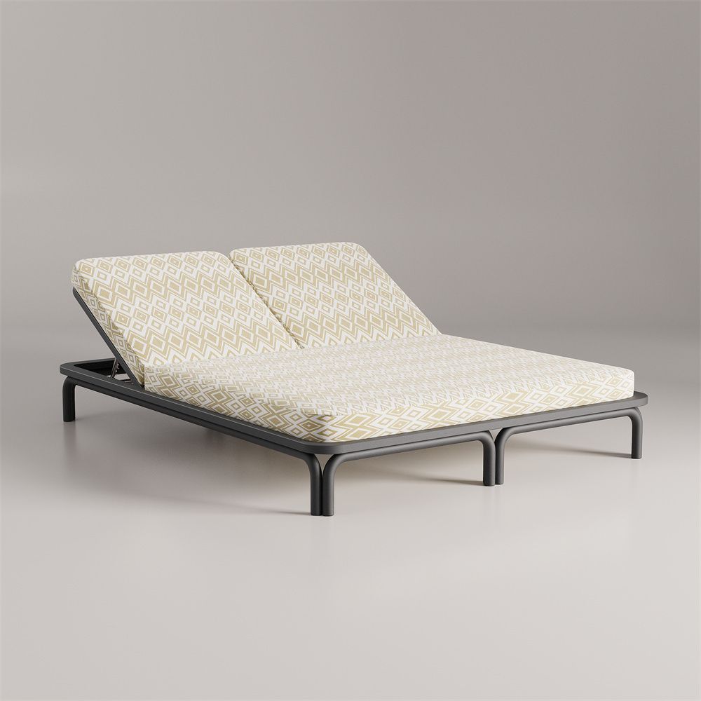 Pandia aluminum daybed 